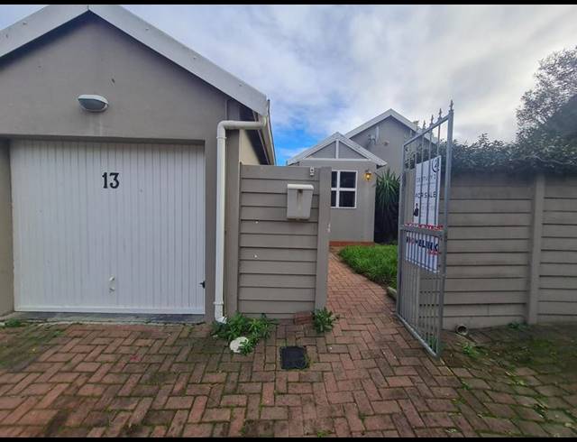 2 BEDROOM HOUSE FOR SALE IN ADMIRALS PARK